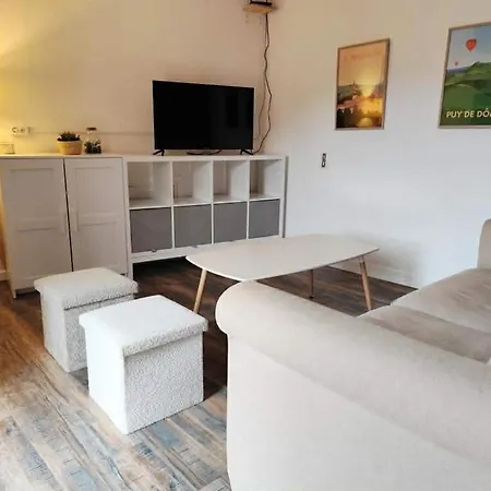 Semesterbostad Maison Familiale En Auvergne Auzat-la-Combelle